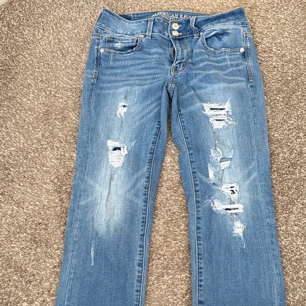 American Eagle Outfitters Women's Distressed Blue Jeans